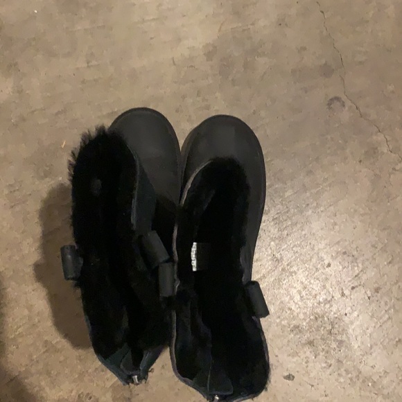 WOMENS BLACK UGG BOOT - Picture 2 of 3